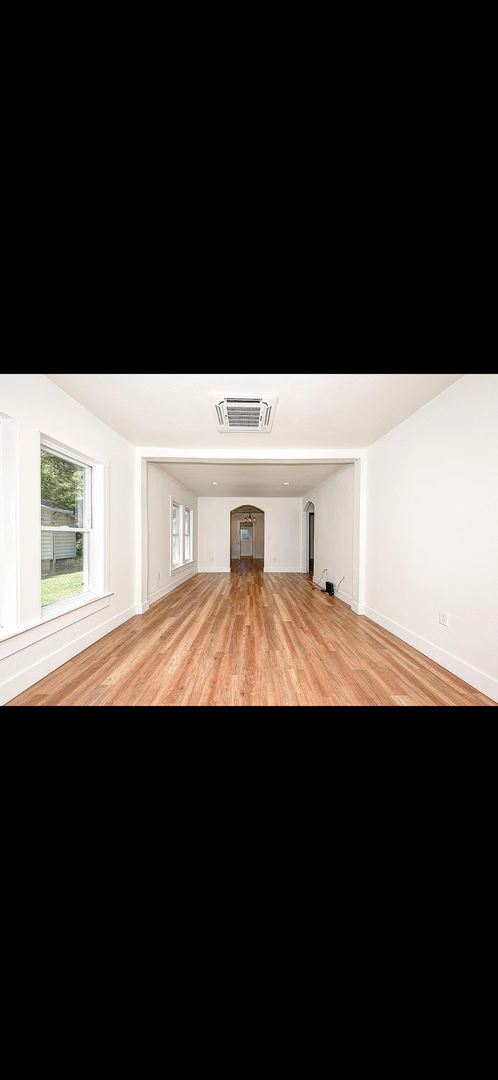 Building Photo - Available July 1st!  2-bedroom, 1-bathroom...