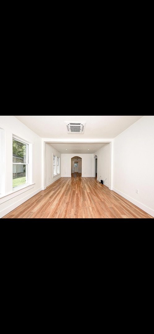 Building Photo - Available Now!  2-bedroom, 1-bathroom Home...