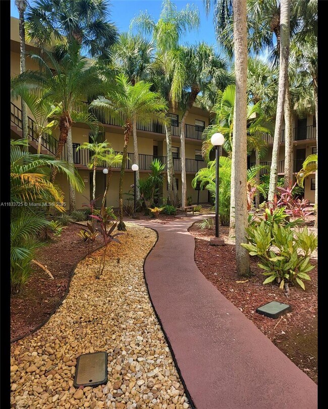 Building Photo - 10835 SW 112th Ave