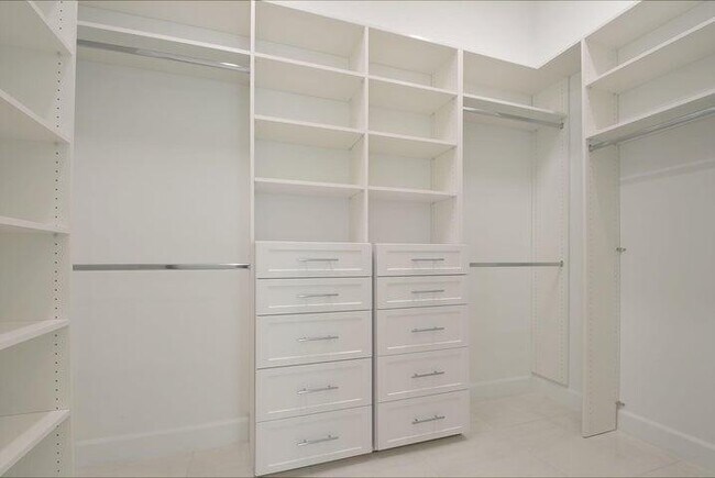 Building Photo - 12832 Veneto Springs Dr