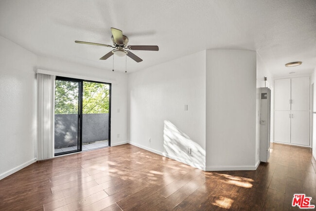 Building Photo - 412 Coronado Terrace
