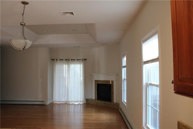 Building Photo - 5 Kristin Ct