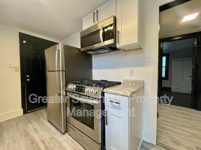 Building Photo - 2221 Harden St