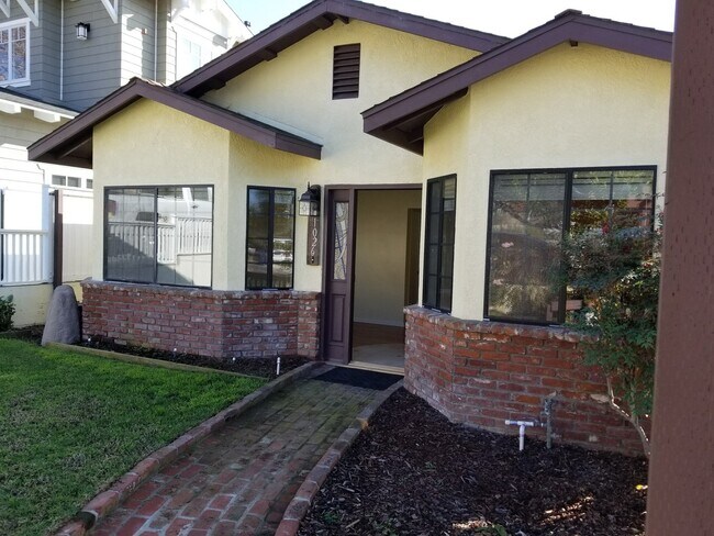 Building Photo - 3-Bedroom Home with Bonus Space | South Redondo Beach | Near Coast