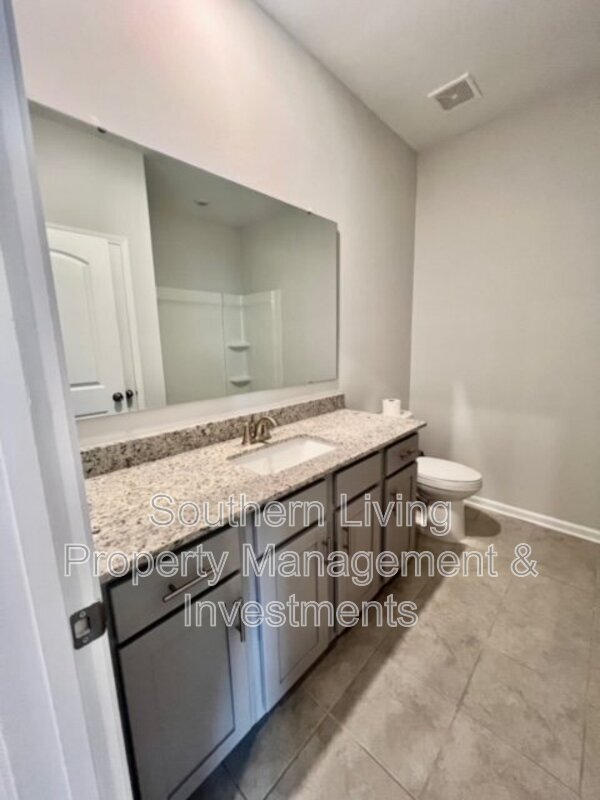 Building Photo - 6985 Waterstone Dr