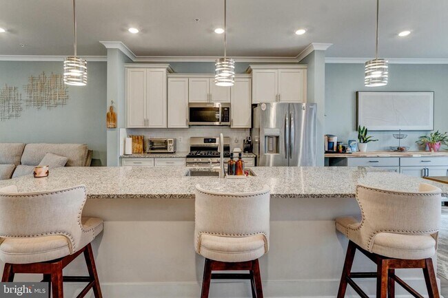 Building Photo - 11716 Emily Dickinson Pl