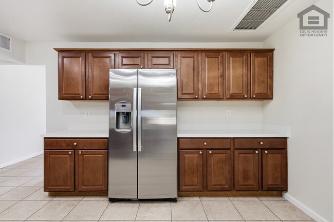 Building Photo - 4Bed/2Bath House at 35th Ave/Cactus! Ready for Immediate Move-In! -- NO HOA! FULLY REMODELED!
