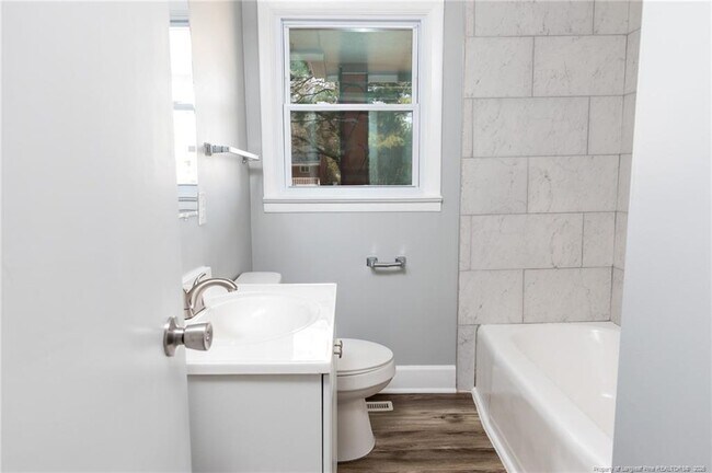 Building Photo - 331 Richmond Dr