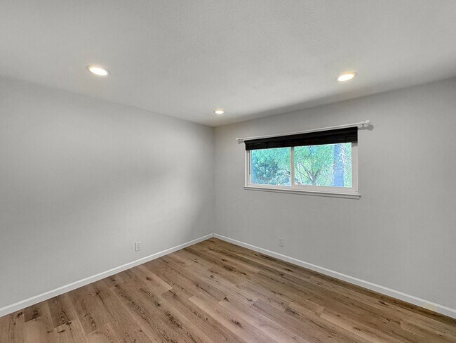 Building Photo - SD: Spacious 3BD/2BA Home in Oceanside with Large Backyard, In-Unit Laundry & Attached Garage