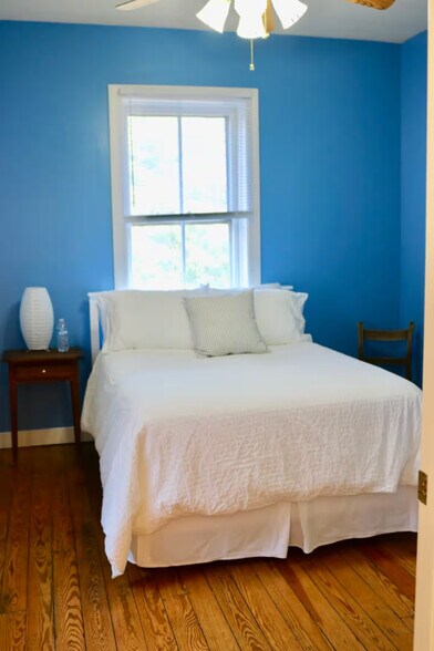 Building Photo - 1710 W Leigh St