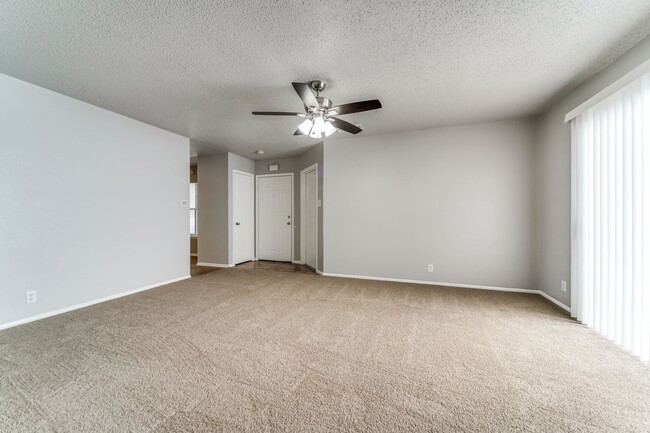 Building Photo - 3-BEDROOM IN HUNTERS CHASE, NORTHSIDE ISD