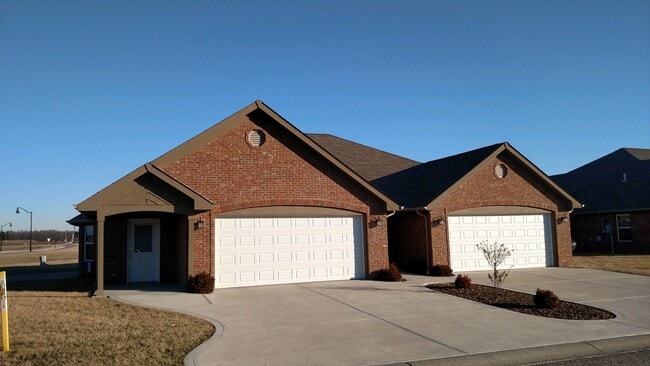 Building Photo - 1506 W Daniel Dr