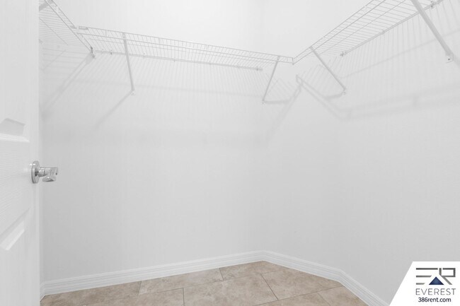 Building Photo - Modern 3-Bed, 2-Bath Townhome with Private Yard & 2-Car Garage