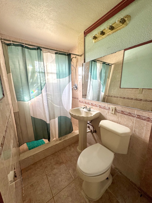 Building Photo - 1285 NE 143rd St