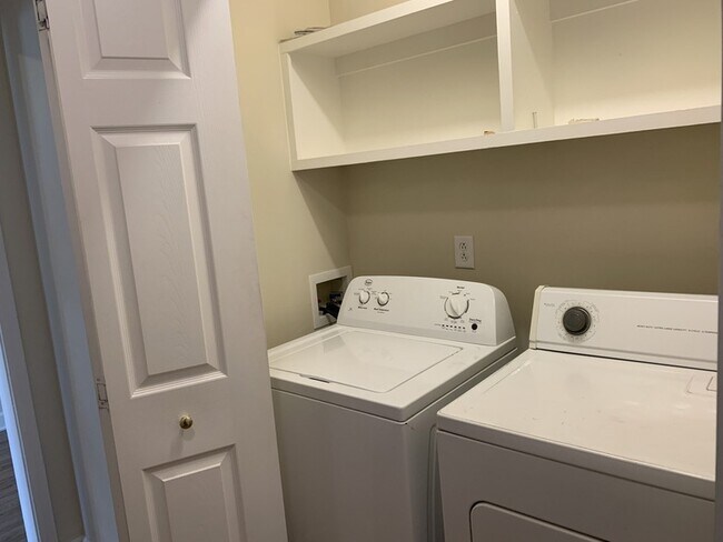 Building Photo - 1036 Persimmon Dr