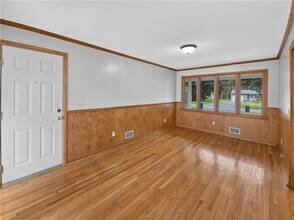 Building Photo - 69 Plaza Dr