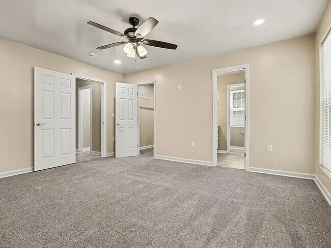 Building Photo - Lease OR Lease to Own