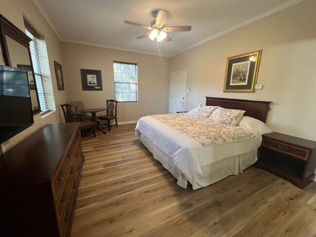 Building Photo - Bendel Gardens Apartment