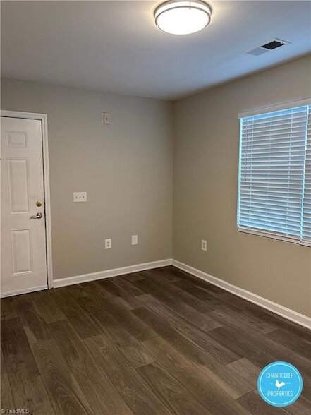 Building Photo - 1041 W Barton St