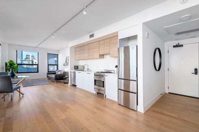 Building Photo - 719 Larkin St