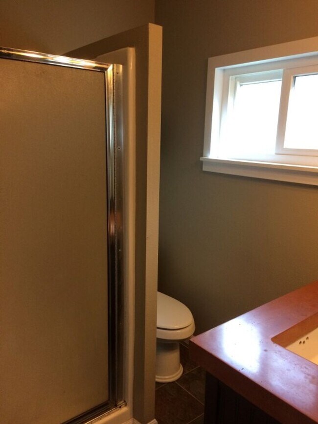 Building Photo - Cozy 2 Bedroom in Bellingham!