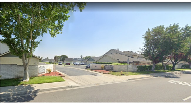 Primary Photo - Spacious 2 bedroom condo with garage