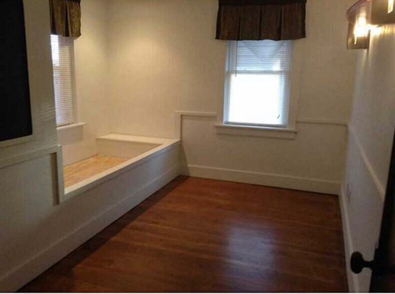 Building Photo - 2245 S Braddock Ave