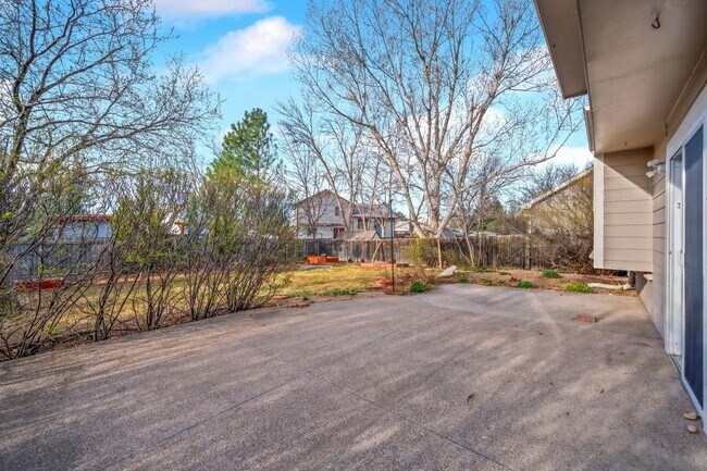 Building Photo - 749 Peregrine Run