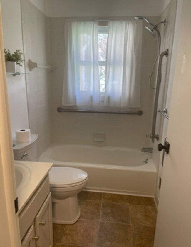 Building Photo - 3 bedroom in Grand Blanc Twp. - Available furnished or unfurnished