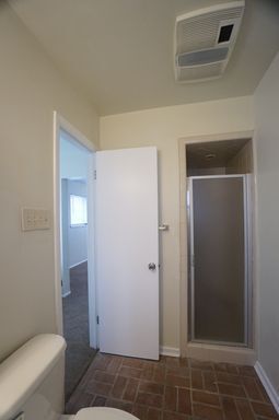 Building Photo - 4 Bedroom - North Central - Harmony Hills