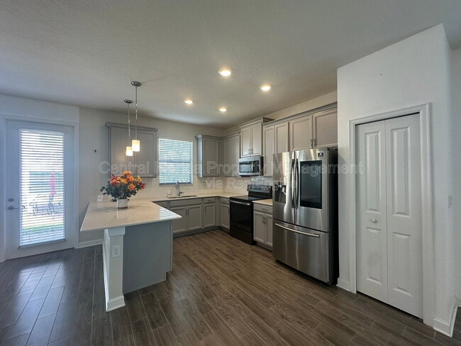 Building Photo - 8501 Arcadia Ln