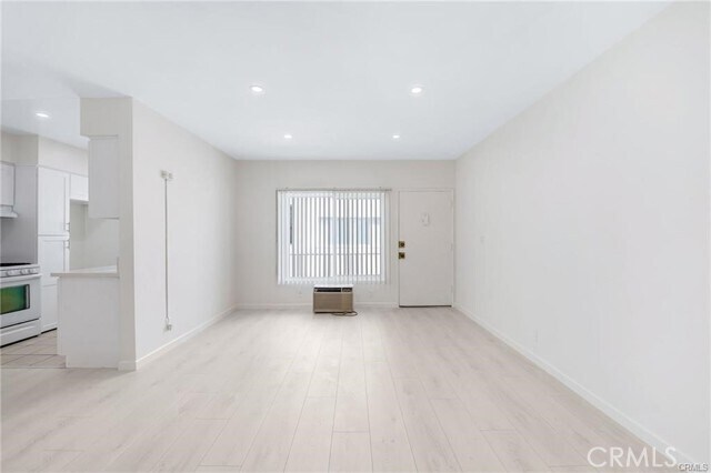 Building Photo - 580 W Stocker St