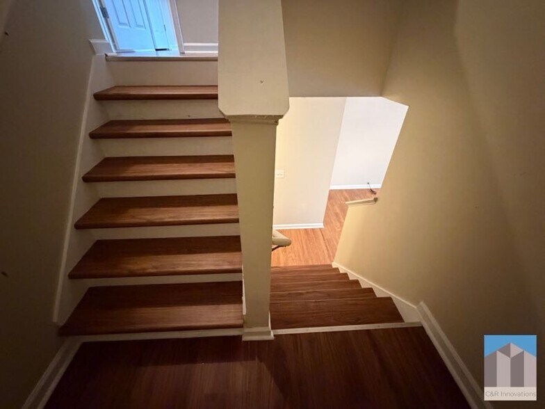 Building Photo - 5196 Tew Ln SW