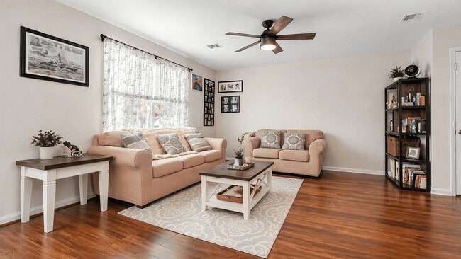 Building Photo - 17430 Cedar Rock Dr