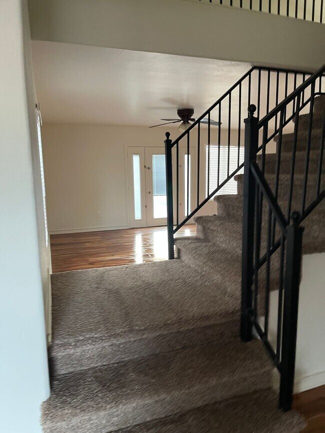 Building Photo - Superstition Springs 4 bedroom/3 baths w/ PRIVATE POOL