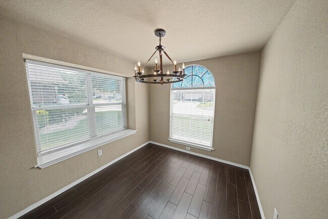 Building Photo - Spacious Single-Story Home with Solar Panels - Realtor Commission: $500