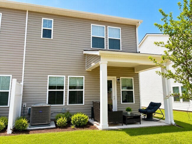 Building Photo - 256 Agrarian Ave