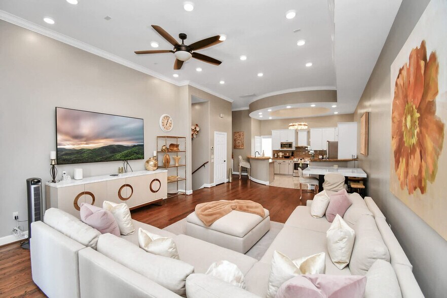 Building Photo - 3706 Sherman St