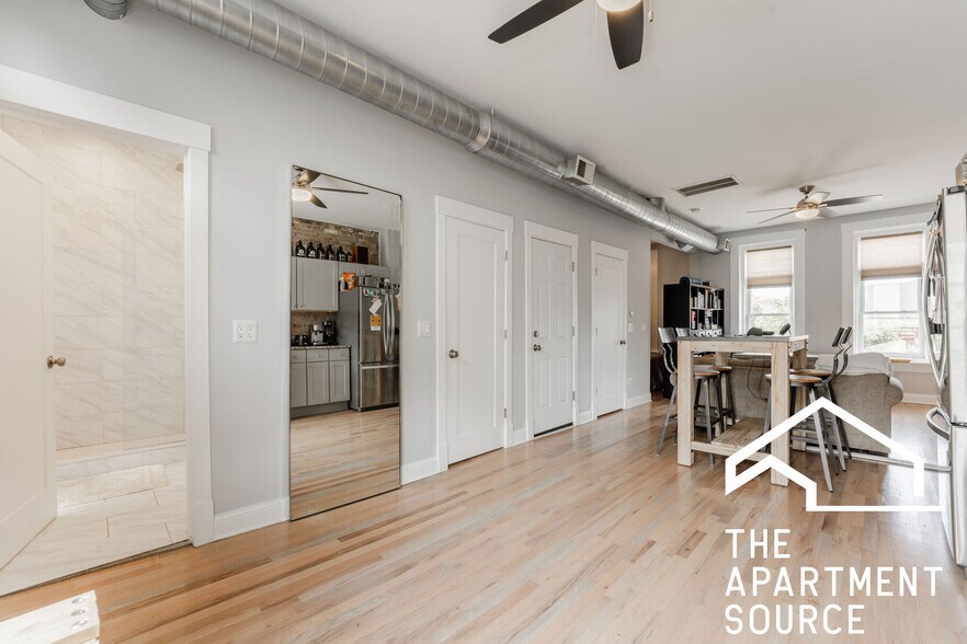 Building Photo - 731 W Ohio St