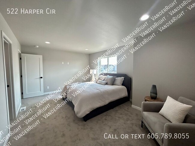 Building Photo - 522 Harper Cir
