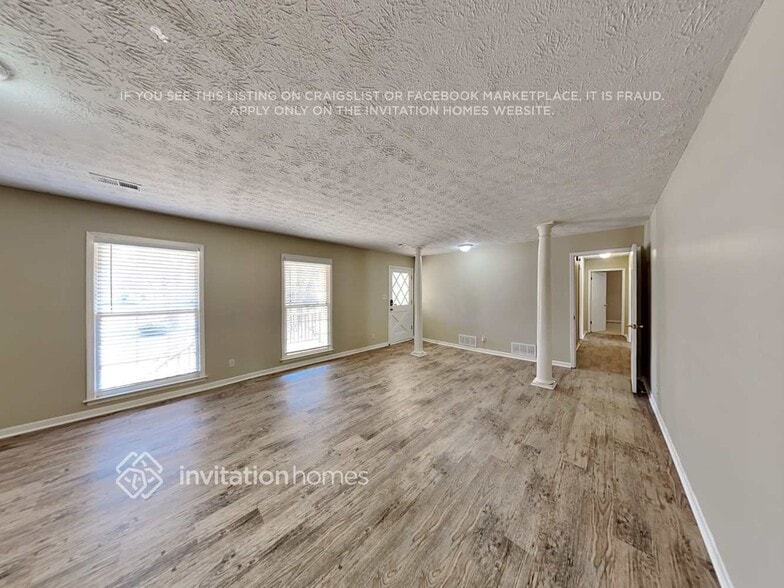 Building Photo - 5491 Four Winds Dr SW