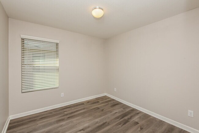 Building Photo - 412 Blue Crow Ln