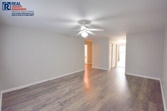 Building Photo - Adorable 2 bed 1 ba duplex in the heart of Murfreesboro!
