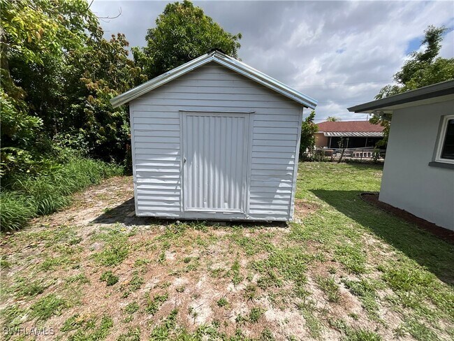 Building Photo - 169 Riverview Rd