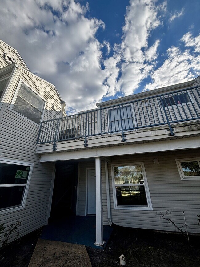 Building Photo - 2504 Woodgate Blvd