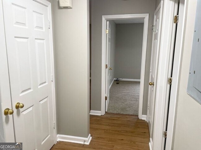 Building Photo - 111 W Burke St