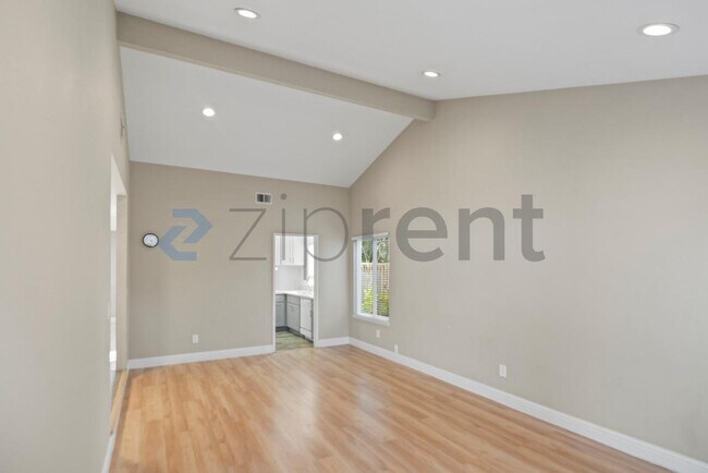 Building Photo - 33739 Slender Ct