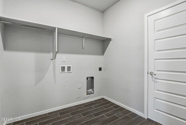 Building Photo - 12869 Clevedon St