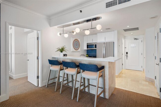 Building Photo - 4401 Collins Ave
