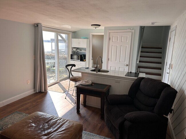 Building Photo - 96 Seaview Ave